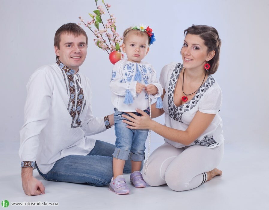 http://fotosmile.kiev.ua/images/phocagallery/family/01/fotosmile_kiev_ua_semejnyj_fotograf_3787.jpg